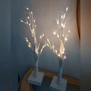 2 White Christmas Tree with Lights Set of 2 Tabletop Pre-owned 2 Ft 24"